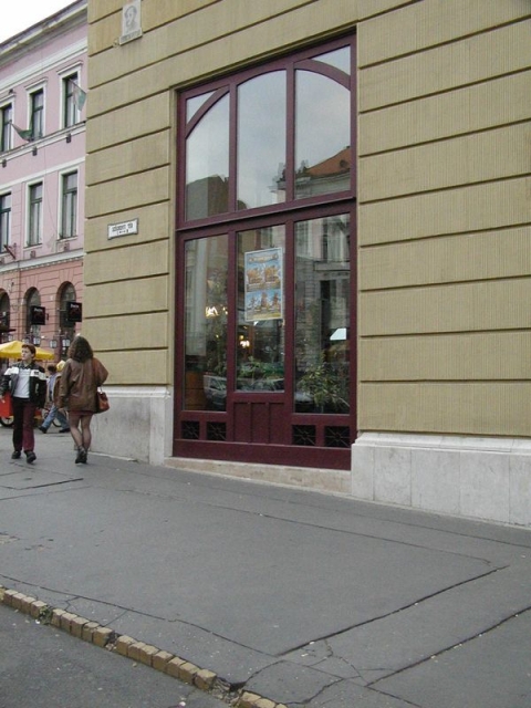 McDonald's Pécs, Széchenyi tér