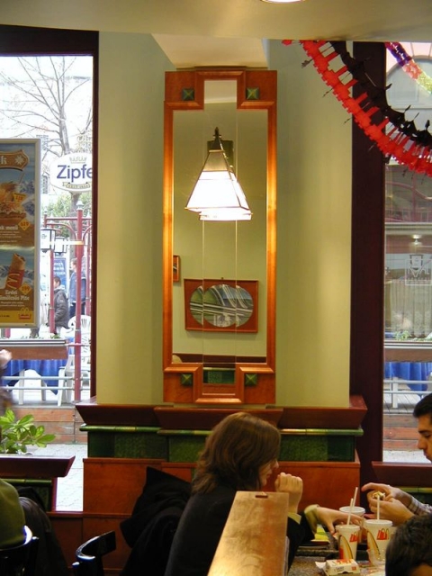 McDonald's Pécs, Széchenyi tér
