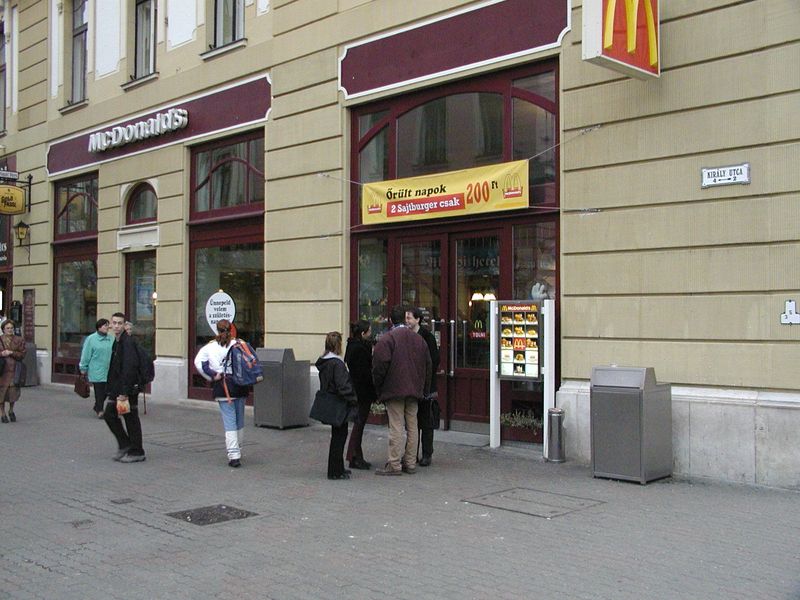 McDonald's Pécs, Széchenyi tér